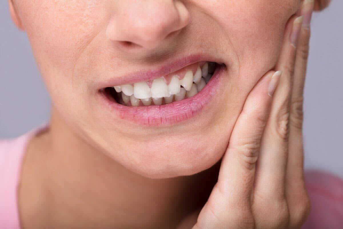 Tips for Handling Tooth Sensitivity After Teeth Whitening in Toronto