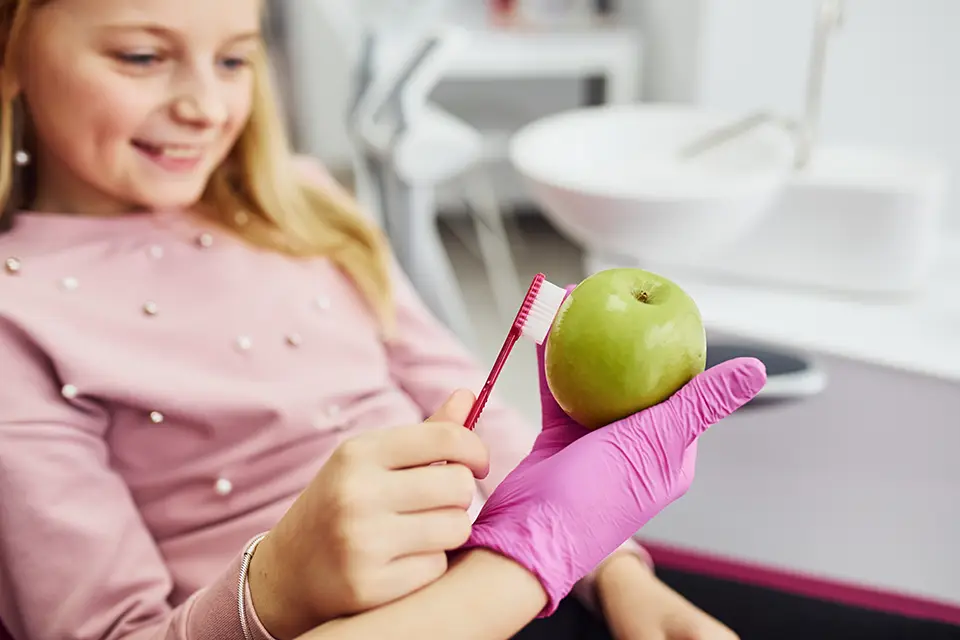 Can I Eat Before a Dental Cleaning? Your Guide to Pre-Appointment Nourishment