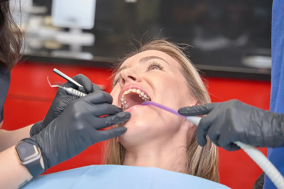 Deep Cleaning Teeth for Sensitive Gums Toronto: What It Includes