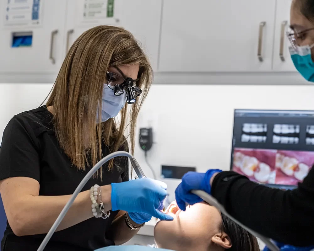 Smile Dental Clinic in Toronto: A modern dental clinic offering comprehensive dental care services