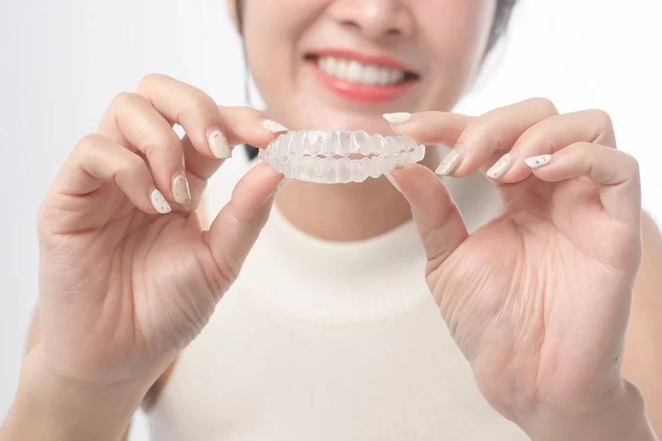 Invisalign Treatment Does Invisalign Hurt? Comparing Invisalign with Traditional Braces