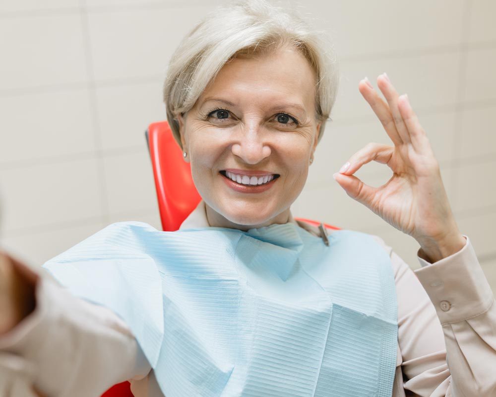 First Class Dental Treatment in St. Clair, Toronto