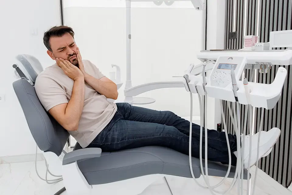 Signs You Need to See a Dentist Immediately: Knocked-Out or Suddenly Loose Adult Tooth
