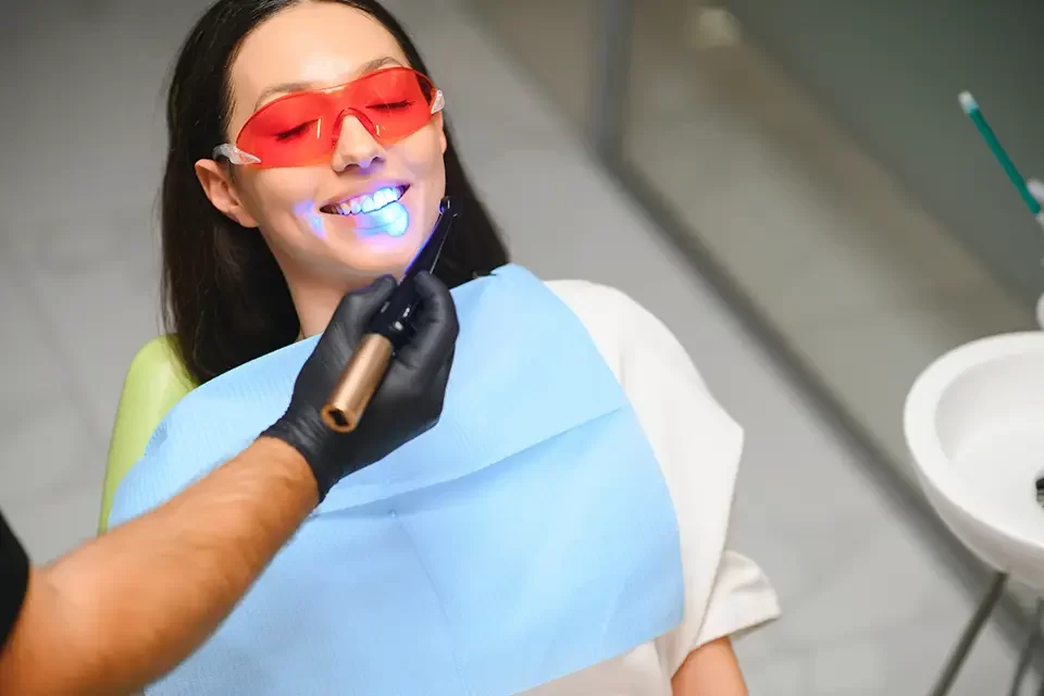 A Guide to a Dazzling, Safe Smile with Teeth Whitening