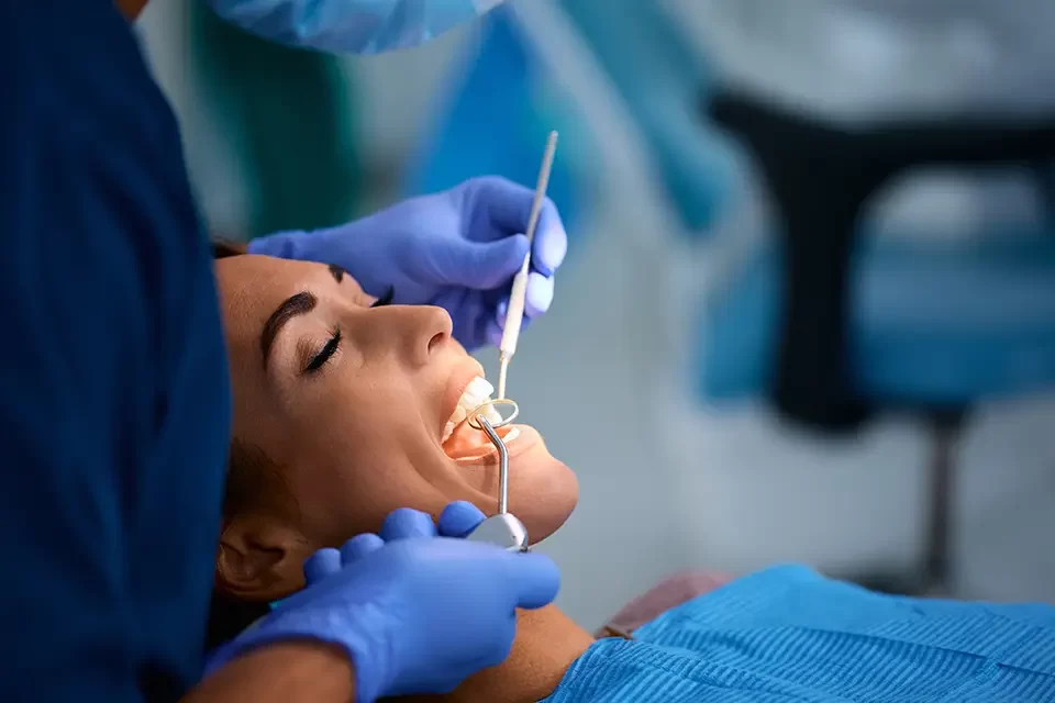 How to Choose Among Dental Clinics Near Rockcliffe-Smythe
